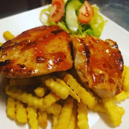 לינה וארוחת בוקר Schoenblick Russbach 3*