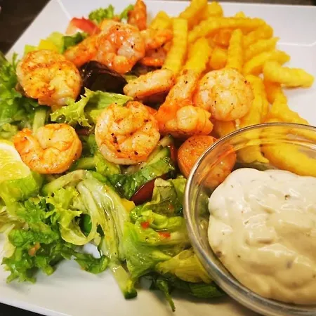 לינה וארוחת בוקר Schoenblick Russbach