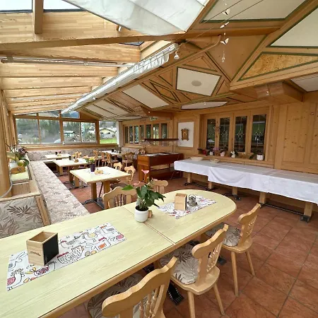 Schoenblick Russbach Oda ve Kahvaltı Gseng