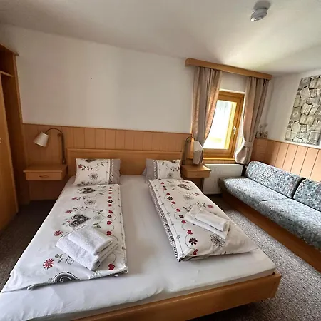 לינה וארוחת בוקר Schoenblick Russbach Gseng