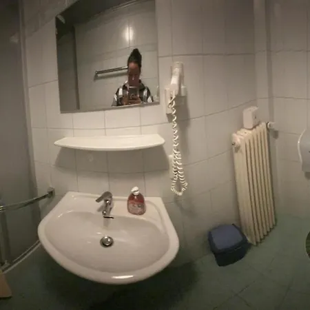 Schoenblick Russbach Oda ve Kahvaltı