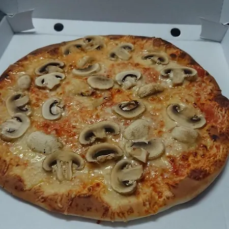 Schoenblick Russbach לינה וארוחת בוקר 3*