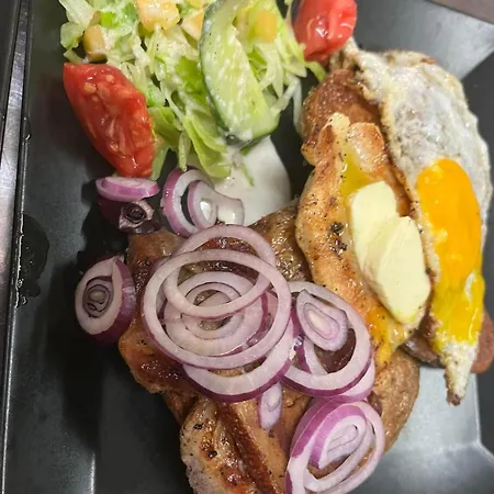 לינה וארוחת בוקר Schoenblick Russbach