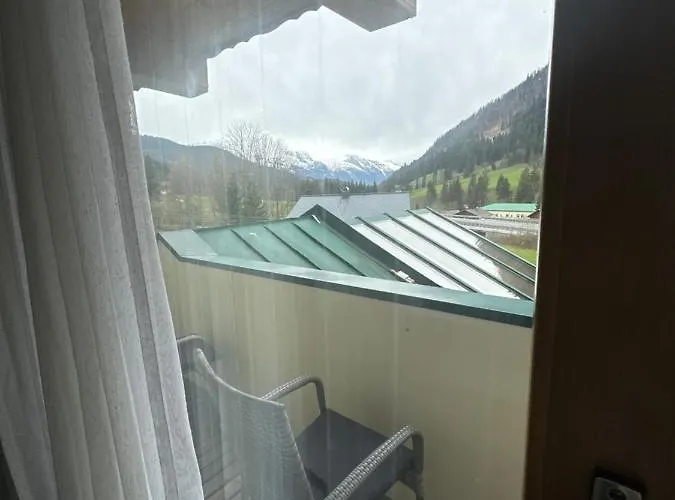 ベッド・アンド・ブレックファスト Schoenblick Russbach 3*