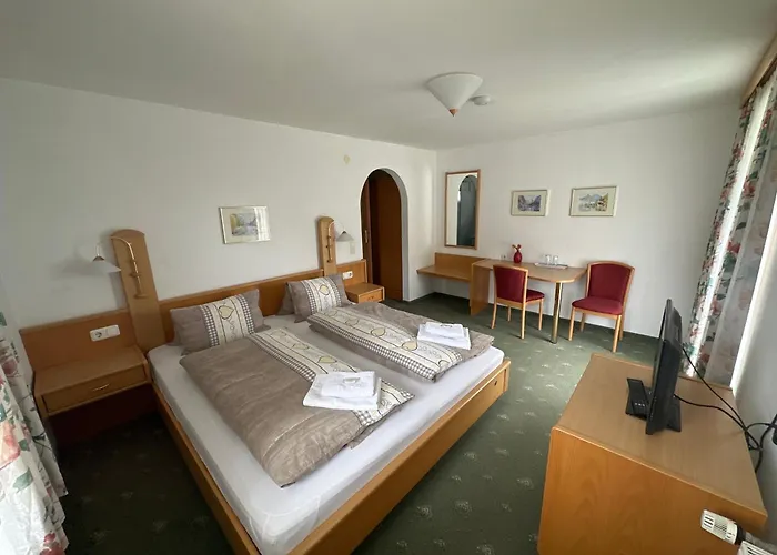 ベッド・アンド・ブレックファスト Schoenblick Russbach Gseng